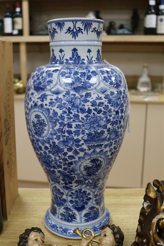 A large Chinese blue and white vase, Kangxi period Height 42cm